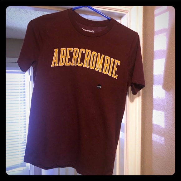 abercrombie kids Other - Abercrombie kids maroon t shirt logo graphic